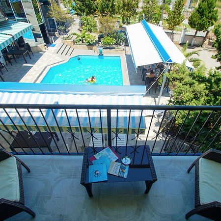 Delta Hotel Ureki Kültér fotó
