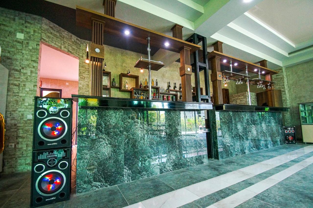 Delta Hotel Ureki Kültér fotó